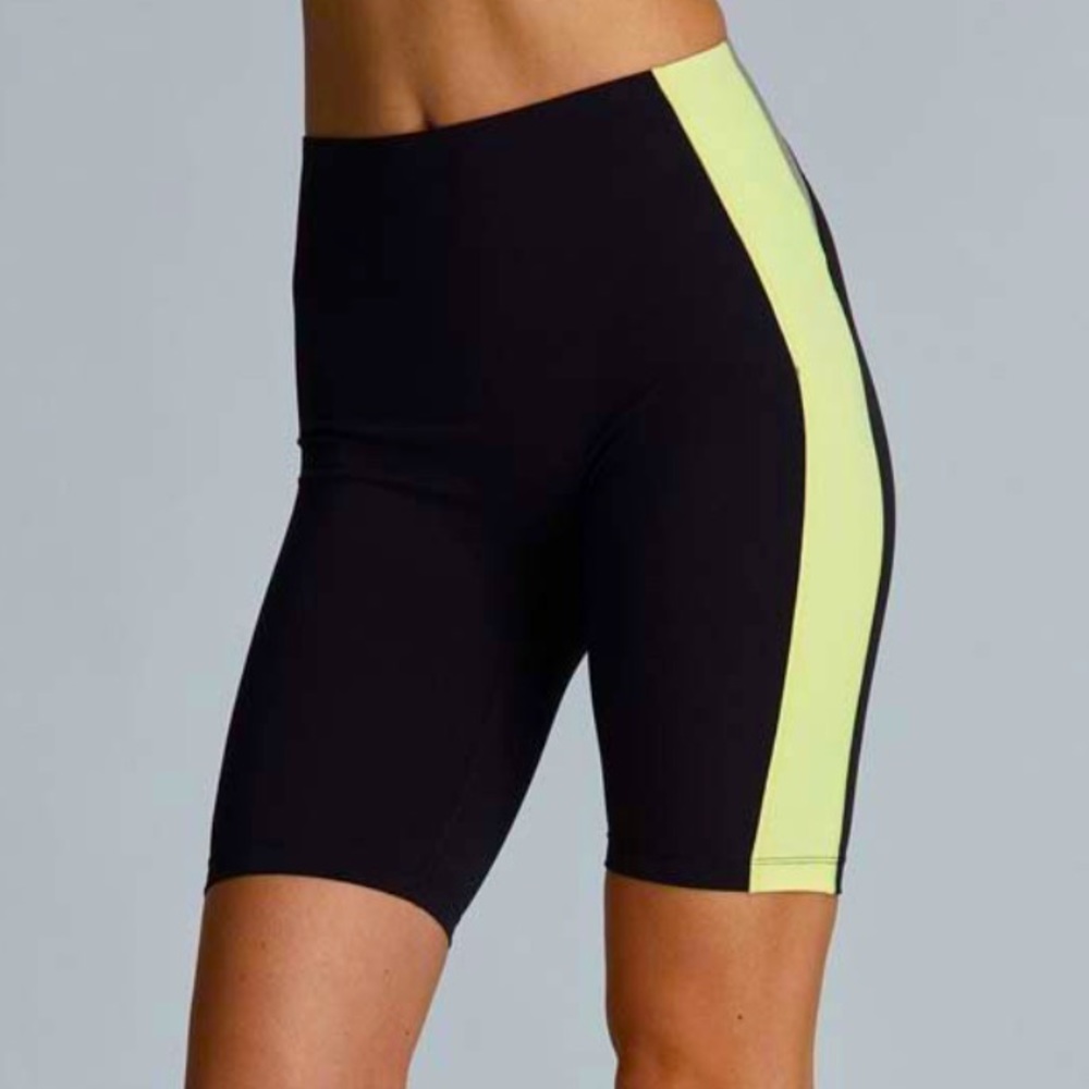 Noli Yoga Black & Neon Green Side Stripe Pace Bike Shorts Women’s Size XS